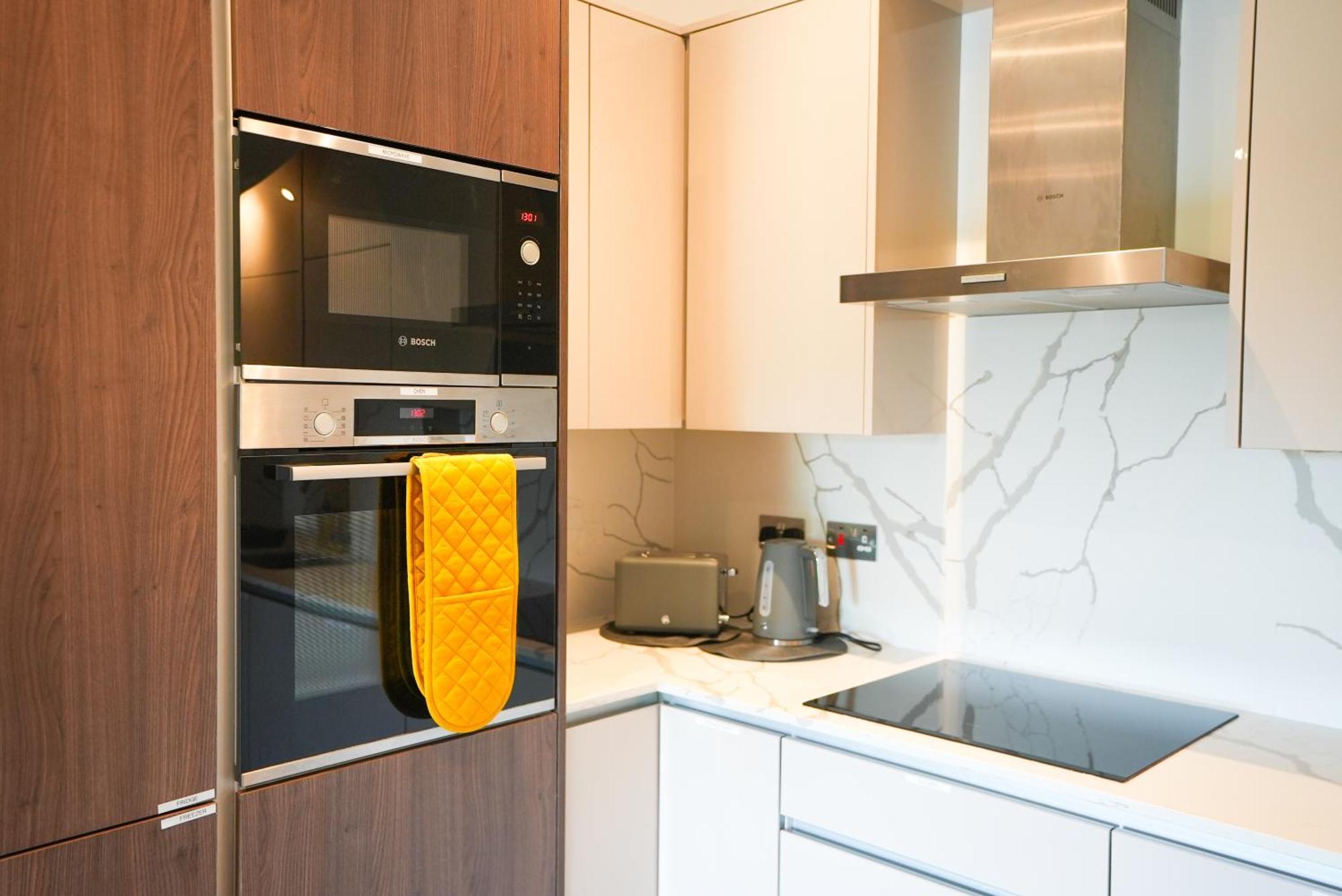 Apartment 172-174 Wood Lane *