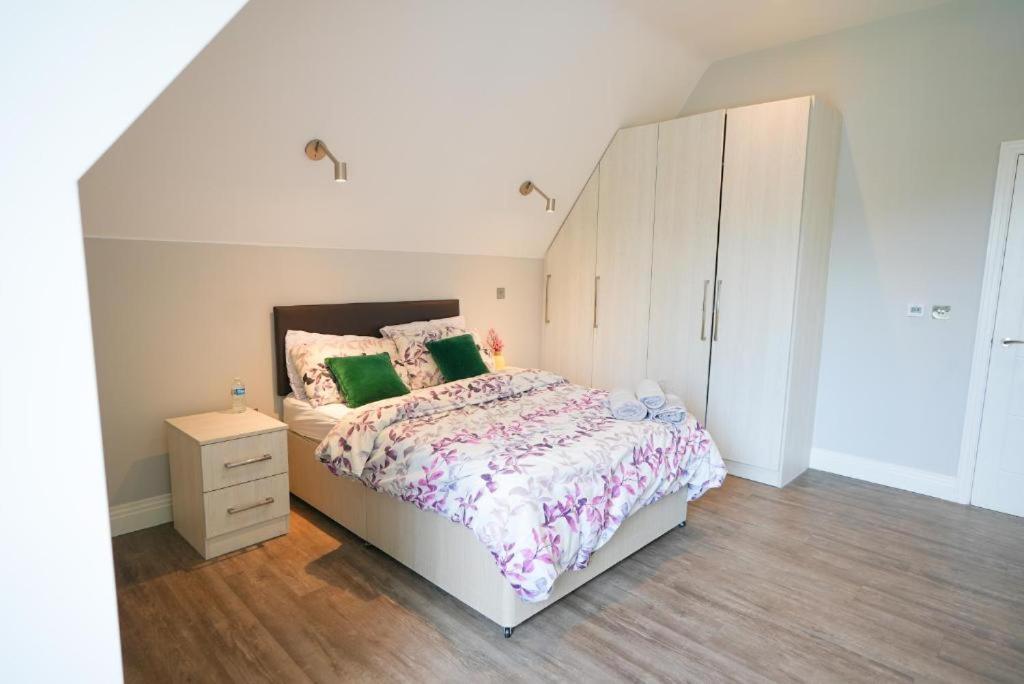 172-174 Wood Lane Appartamento *